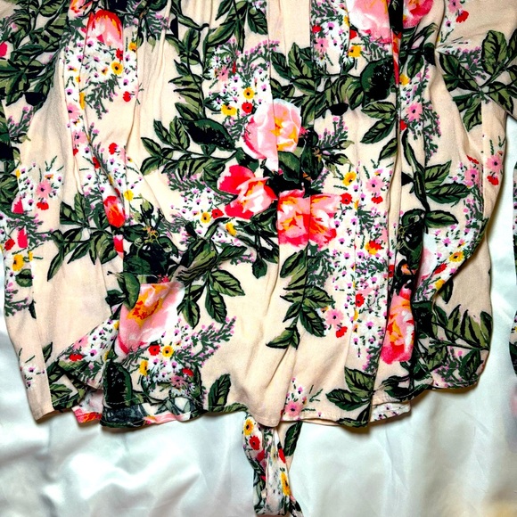 Alter’d State Women’s Medium Floral Shirt Blouse - Picture 16 of 16